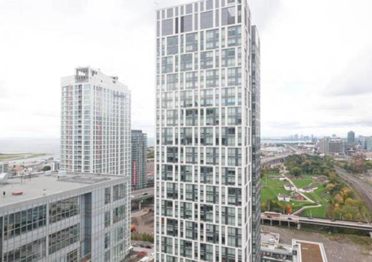 N2N Suites - Downtown Lake & City View Apartments Toronto Bagian luar foto