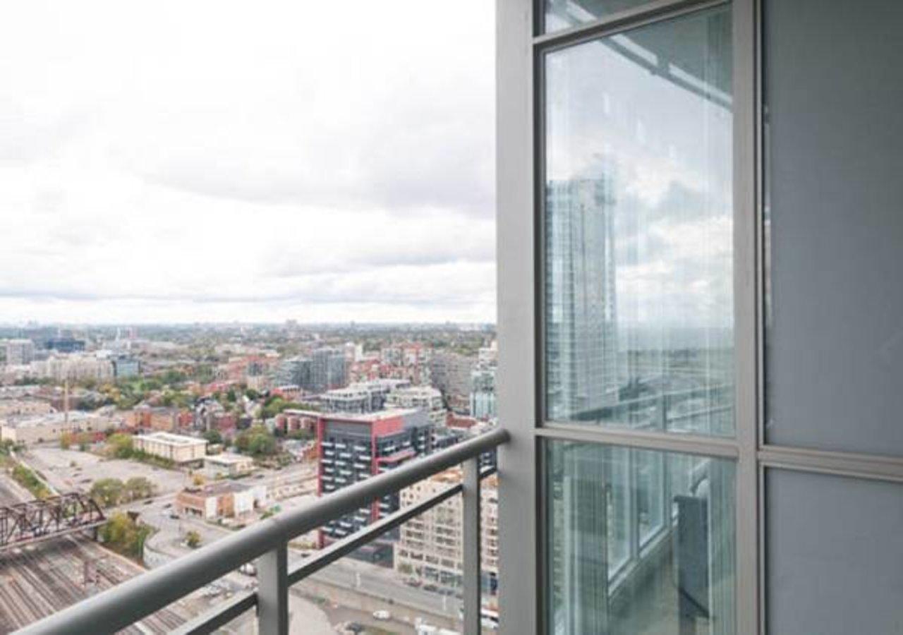 N2N Suites - Downtown Lake & City View Apartments Toronto Bagian luar foto