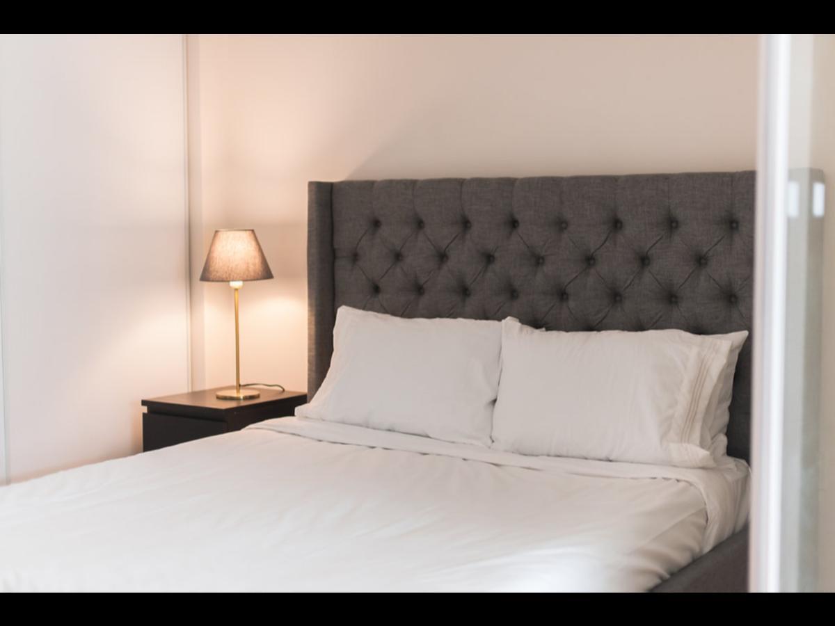 N2N Suites - Downtown Lake & City View Apartments Toronto Bagian luar foto