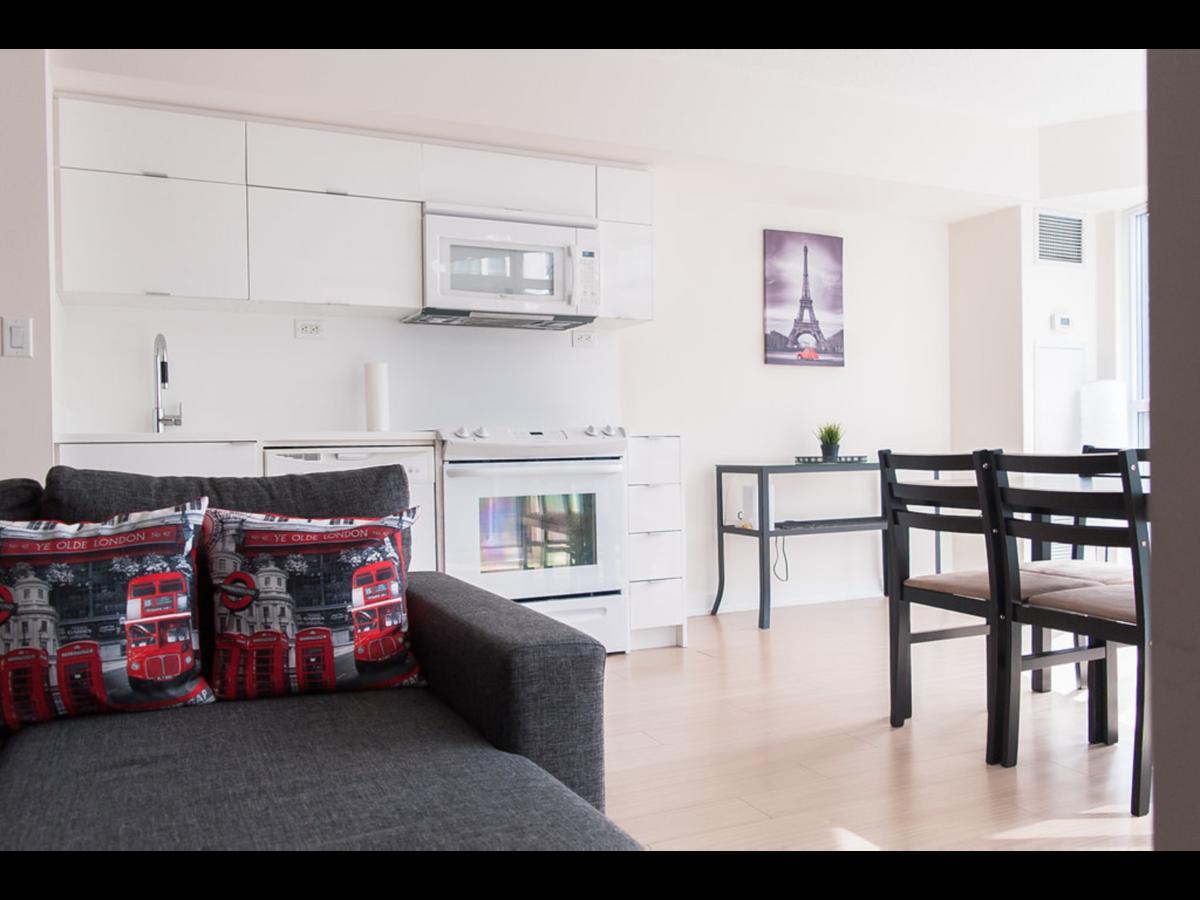 N2N Suites - Downtown Lake & City View Apartments Toronto Bagian luar foto