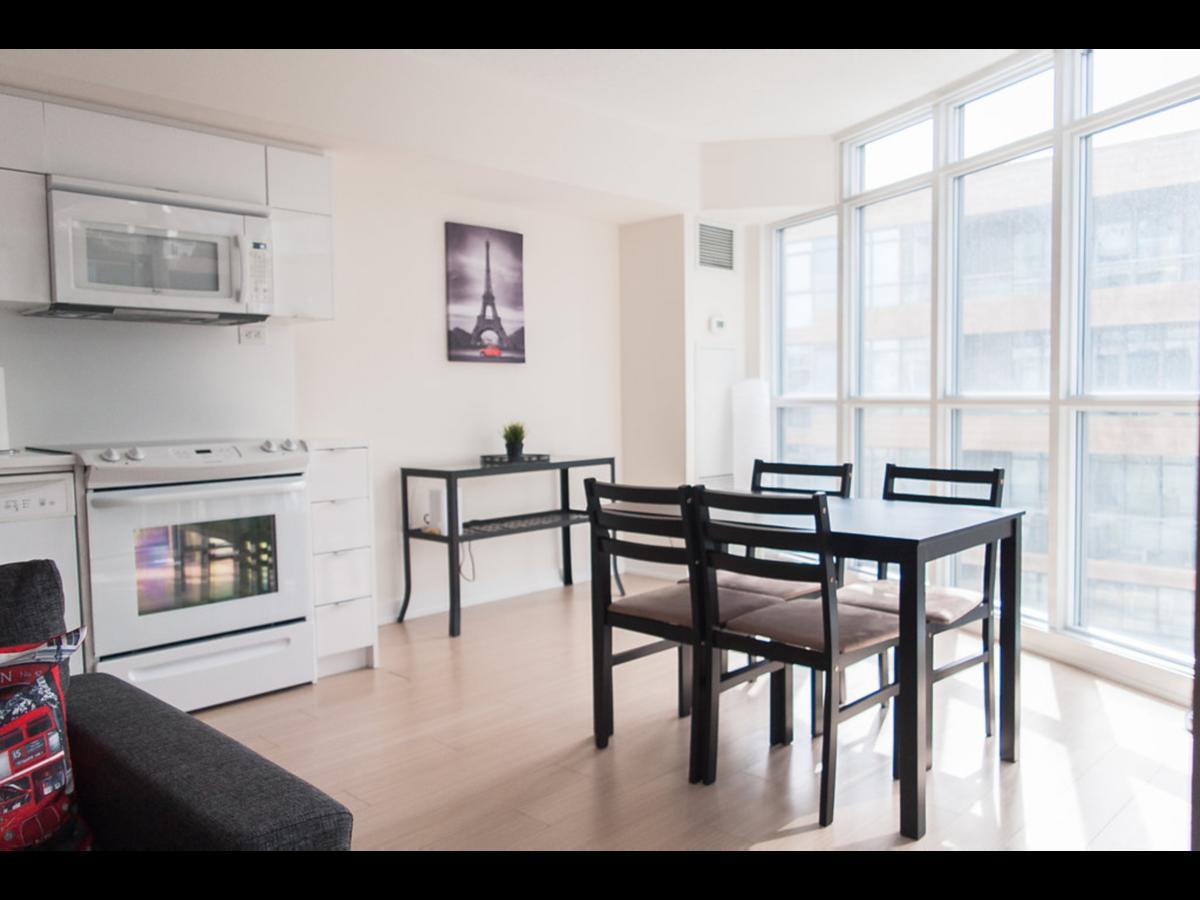N2N Suites - Downtown Lake & City View Apartments Toronto Bagian luar foto