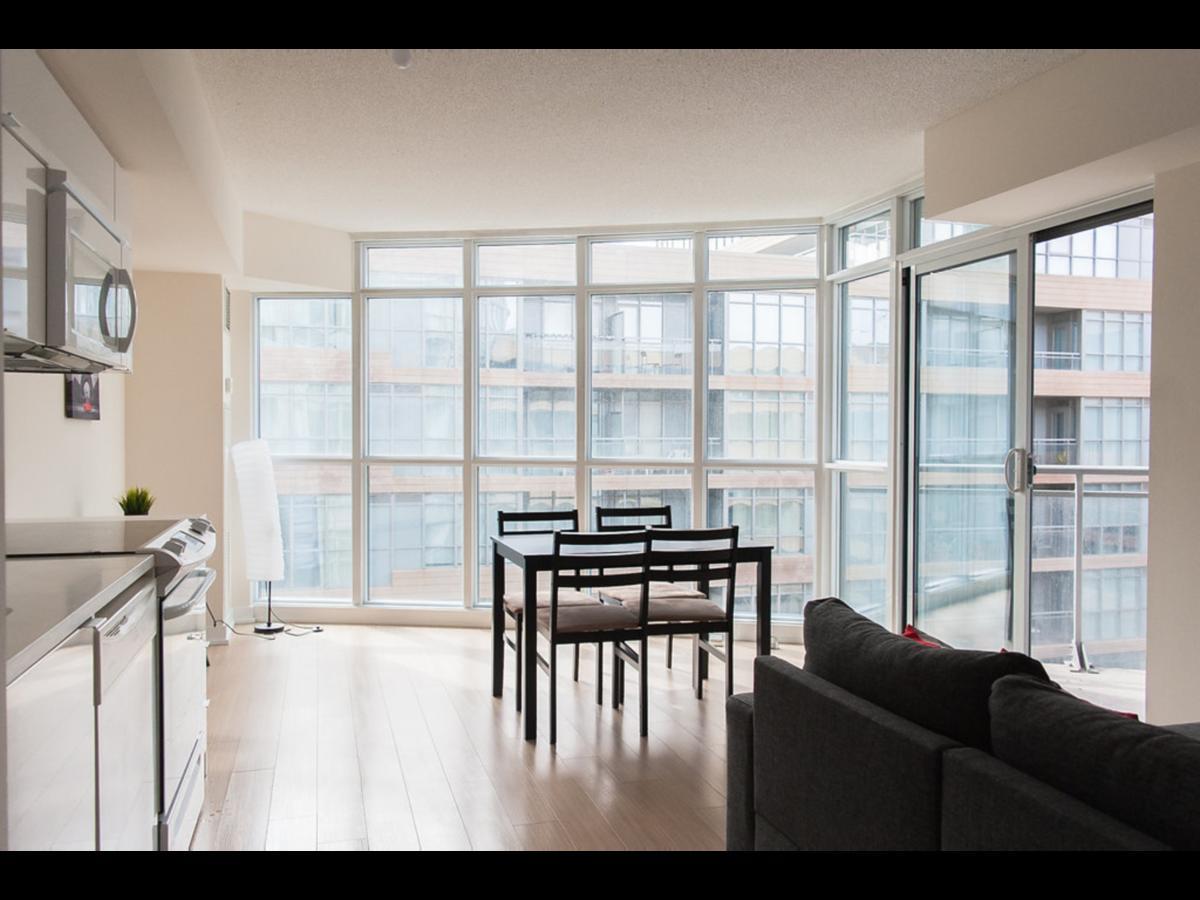 N2N Suites - Downtown Lake & City View Apartments Toronto Bagian luar foto